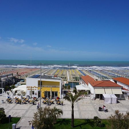 Hotel Alba sul Mare Lido di Camaiore Esterno foto