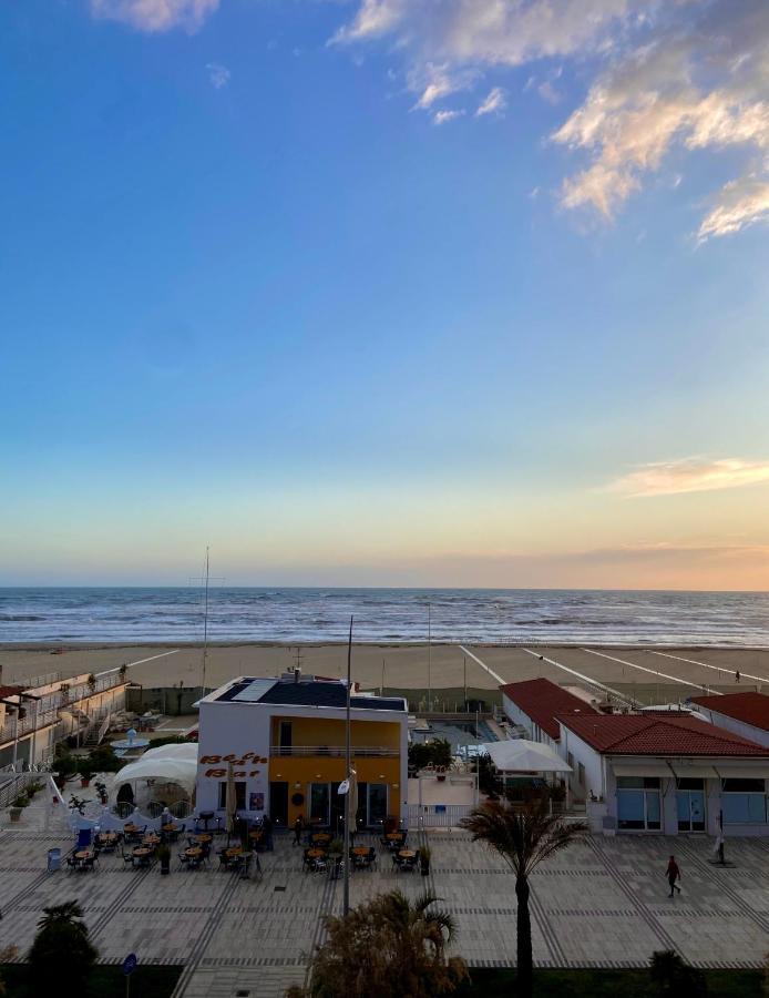Hotel Alba sul Mare Lido di Camaiore Esterno foto