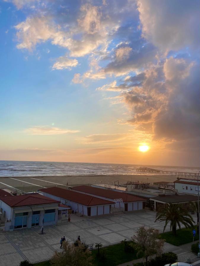 Hotel Alba sul Mare Lido di Camaiore Esterno foto
