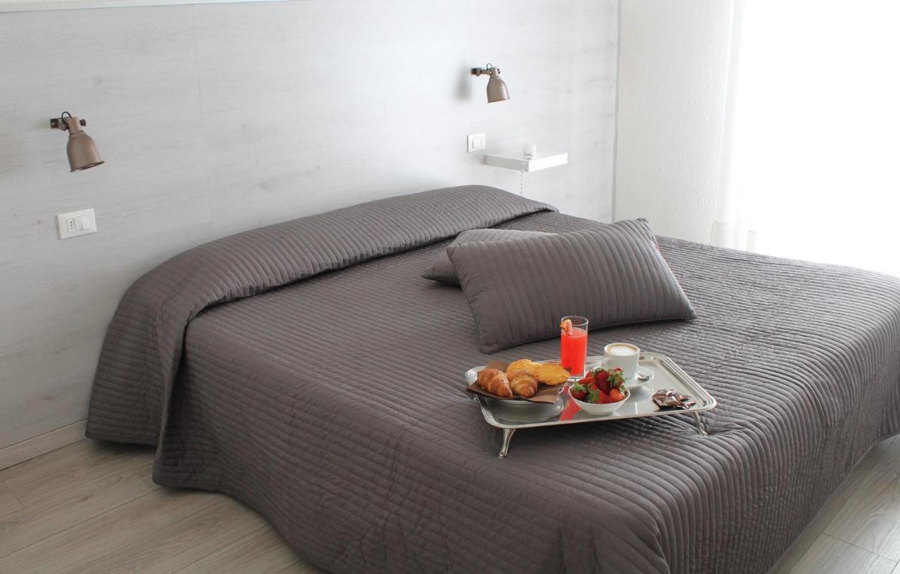 Hotel Alba sul Mare Lido di Camaiore Esterno foto